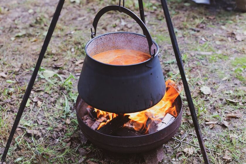 Brasero Modern 75 en fonte pour jardin et terrasse Barbecook