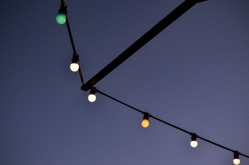 Guirlande lumineuse ampoules, c&acirc;bles & fixation