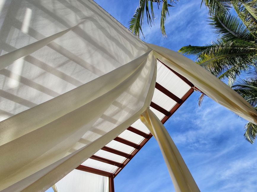 Pergola adoss&eacute;e 3 &times; 4 m, auvent pare-soleil anti-UV Outsunny