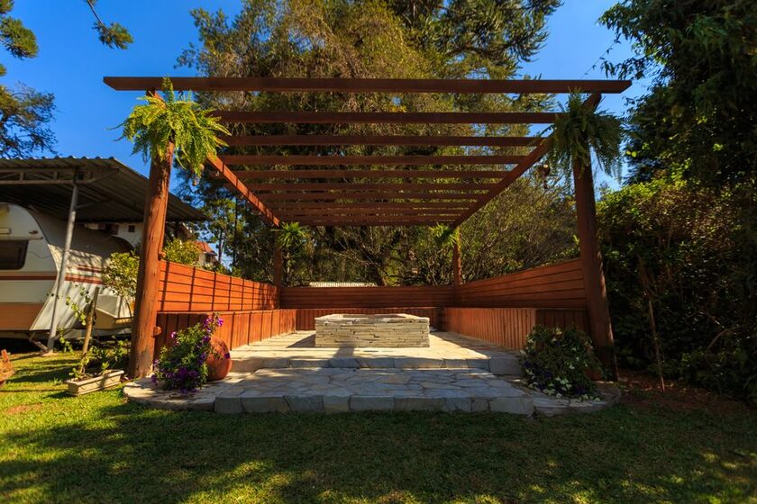 Tonnelle double toit 4 &times; 3 m, rideaux et moustiquaire Outsunny